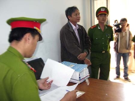 Truy tố 10 cựu quan chức tài nguyên tham ô