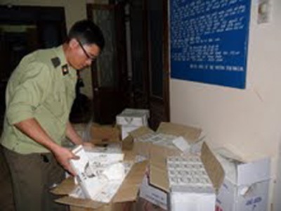 Liên tiếp bắt quả tang vận chuyển thuốc lá lậu quy mô lớn - 1 Liên tiếp bắt quả tang vận chuyển thuốc lá lậu quy mô lớn