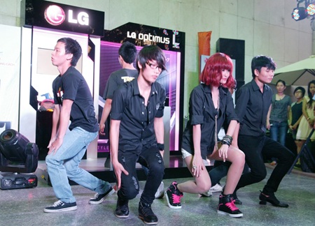 Quý cô Sexy, Free & Single Đông Nhi