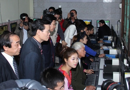 Nâng cao khả năng sử dụng máy tính và truy nhập Internet công cộng tại Việt Nam