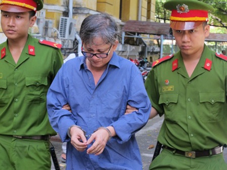 Dùng đô la âm phủ đi mua xe SH - 1 Bị cáo Trịnh Cẩm Tiêu. Ảnh: Phạm Dũng