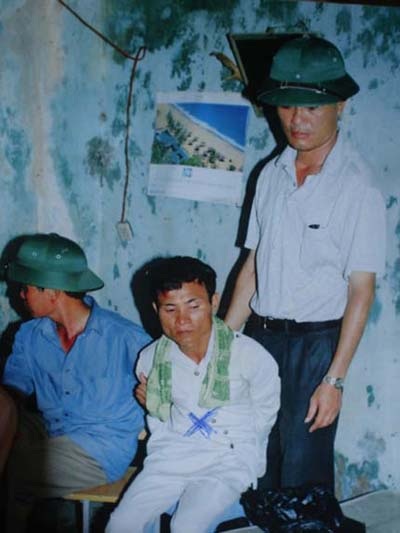 Chỉ từ hình thù vết máu, đã có thể mở ra hướng truy lùng và bắt sống tội phạm.