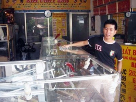 Gần đây tại TP.HCM tái diễn các vụ cướp tiệm vàng với nhiều cách thức, thủ đoạn mới.