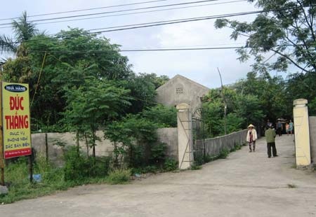 Giết chủ nhà nghỉ vì giới thiệu "hàng nghi nhiễm HIV" - 1 Nhà nghỉ Đức Thắng, nơi xảy ra vụ án mạng.