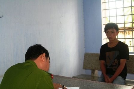 Nguyễn Hữu Trí bị bắt giữ tại cơ quan công an.