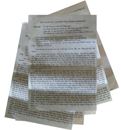 Vụ Tiên Lãng: Tiết lộ "tâm thư" của ông Khanh trước khi bị bắt - 2 Bức tâm thư dài 5 trang giấy của ông Khanh trước khi bị bắt.