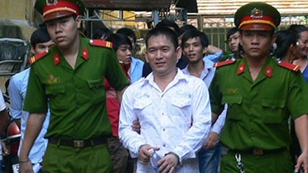 Cuồng ghen, sai đàn em cắt gân tình địch - 1 Bị cáo Đỗ Tiến Cường tại tòa