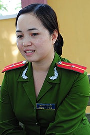 Thiếu úy, nữ quản giáo trẻ ở trại giam “đặc biệt” Nguyễn Thị Hiền.