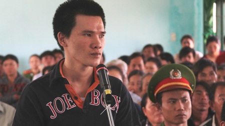 Tuyên tử hình hung thủ chém người hàng loạt - 1 Nguyễn Văn Tiến tại tòa - Ảnh: Nguyễn Nam
