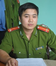 Trung úy Nguyễn Văn Phú.
