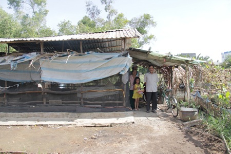 Căn nhà sập xệ của 2 vợ chồng ông Ở, nơi đã xảy ra vụ cướp