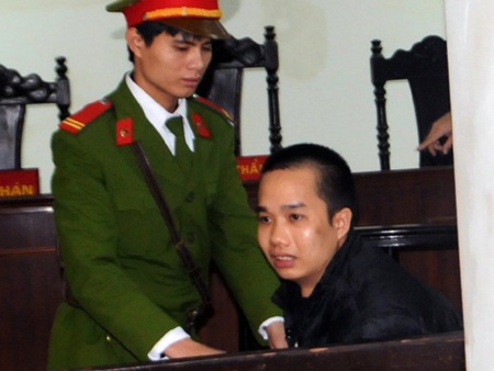Tử tù Đặng Trần Hoài xin Chủ tịch nước ân xá - 1 Bị cáo Đặng Trần Hoài đã bị tòa phúc thẩm tuyên y án sơ thẩm tử hình