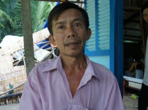 Cha nạn nhân