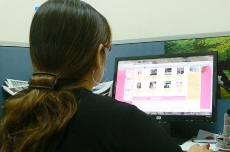 Nhiều phụ nữ kết bạn qua mạng đã trở thành nạn nhân của những kẻ lừa đảo.