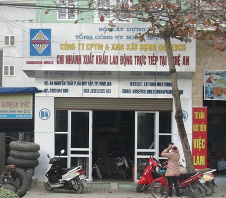 Đòi tiền đặt cọc đi XKLĐ, một người dân bị đâm chết - 1 Công ty XKLĐ nơi bố con anh Hạnh đến đòi tiền và bị đâm chết (ảnh: Quang Anh)