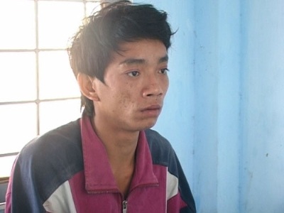 Cha ném chết con vì quấy khóc - 1 Dỗ con không nín khóc Nguyễn Văn Hùng đã nhẫn tâm ném chết con trai chưa đầy 2 tuổi.