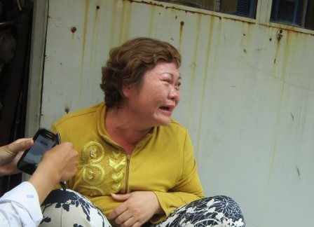 Bao năm nuôi nấng hy vọng thế nhưng kết cục người mẹ này mãi mãi mất con vì 2 nhát dao oan nghiệt.