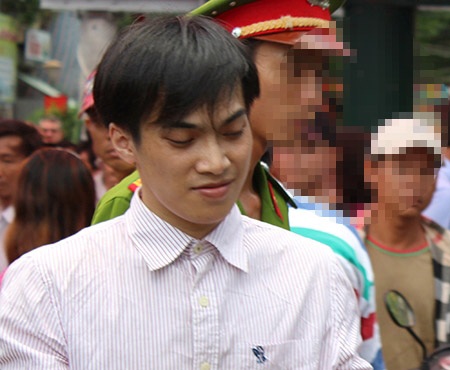 Lạnh người kẻ giết chồng đồng nghiệp nhởn nhơ cười khi nhận án - 1 Nhận mức án 20 năm, Tài vẫn cười phản cảm