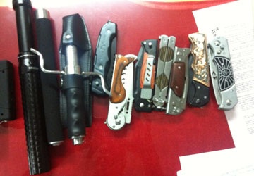 Sinh viên bán roi điện, dùi cui... - 1 Tang vật công cụ hỗ trợ thu giữ được trong vụ án. (Ảnh do cơ quan công an cung cấp)