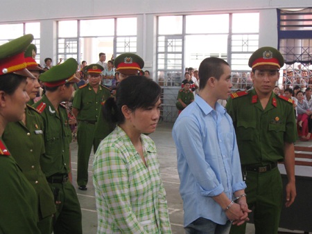 Dâm phụ lên kế hoạch giết chồng để được ở với em họ - 1 Bị cáo Văn Thị Thủy và Trần Tuấn Thanh tại phiên xử
