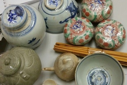 Bắt một người Trung Quốc buôn lậu đồ cổ - 1 Bắt một người Trung Quốc buôn lậu đồ cổ