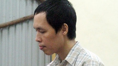 Vẻ thất thần của Nguyễn Tố Như lúc chờ tòa ra tuyên án