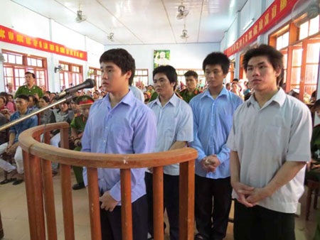 Các bị cáo phải chịu hình phạt thích đáng