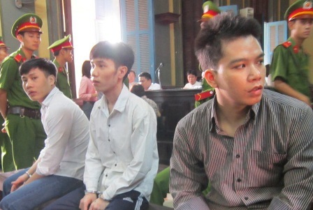 Y án tử hình tên cướp bắn chết chiến sĩ công an - 1 Các bị cáo tại phiên tòa