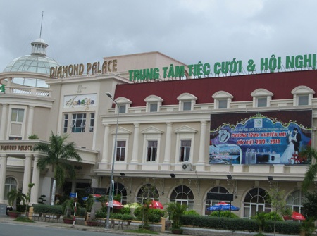 Đột kích bữa tiệc đầy tháng dùng ma túy và thuốc lắc - 1 Nhà hàng Diamond Palace nơi các tay anh, chị tham gia tiệc