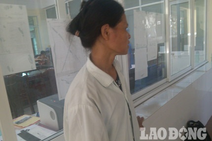 Cô Mười đau lòng khi tâm sự với phóng viên.