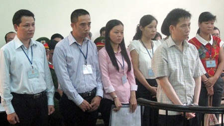 Cựu Chủ tịch HĐQT cùng “bộ sậu” hầu tòa - 1 Nguyên Chủ tịch HĐQT Công ty CP Dược phẩm Viễn Dương cùng “bộ sậu” tại phiên tòa