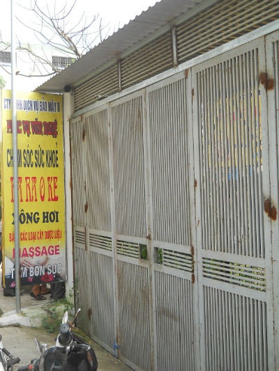 Thiệt mạng sau cuộc karaoke với nữ tiếp viên không nội y - 2 Quán karaoke đóng cửa im ỉm sau ngày xảy ra vụ việc