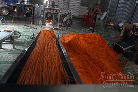 Phát hiện xưởng chuyên sản xuất bim bim “thịt hổ” - 7 Thành phẩm bim bim chuẩn bị khâu đóng gói