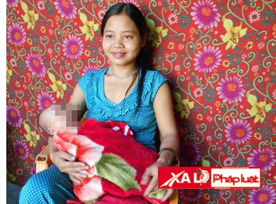 “Khát con trai”, cha ném con gái mới sinh xuống nền nhà - 2 Đứa trẻ vừa chào đời 3 ngày bị cha ruột ném xuống nền nhà may mắn sống sót.