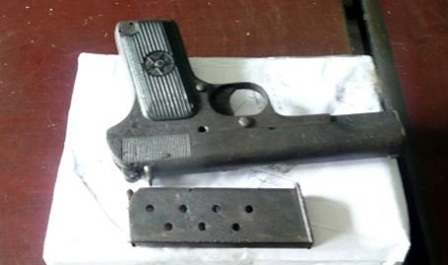 (ảnh minh họa); Súng K54 nhóm 5 đối tượng sử dụng để cướp.