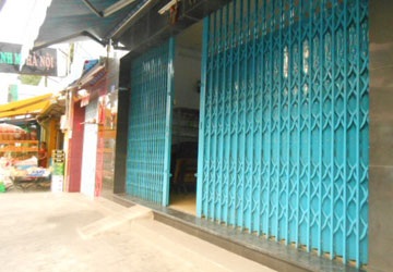 Nợ 700 triệu đồng, hai vợ chồng bị sát hại - 1 Hiện trường nơi vợ chồng ông Liêm - bà Hương tử vong vì bị Kha Cư tạt hóa chất. Ảnh: HT