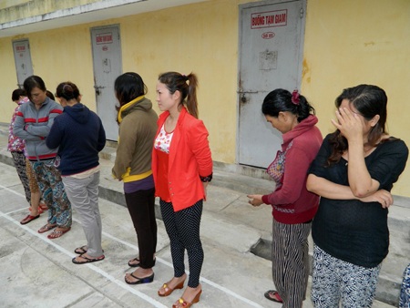 Các quý bà chơi bạc bị khởi tố