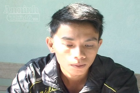 Lừa “chạy việc”, chiếm đoạt gần 200 triệu đồng - 1 Đối tượng Trần Văn Hoàn tại cơ quan điều tra