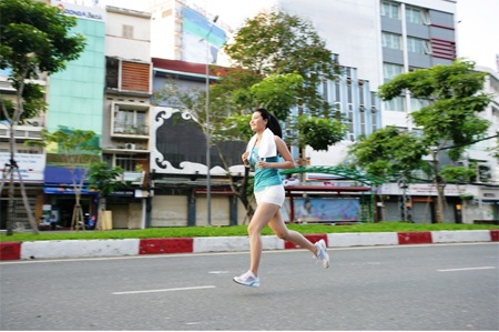 Hàm Nghi - Con đường chạy bộ cho dân cổ cồn - 2 Luôn giữ cơ thể đủ nước khi chạy bộ