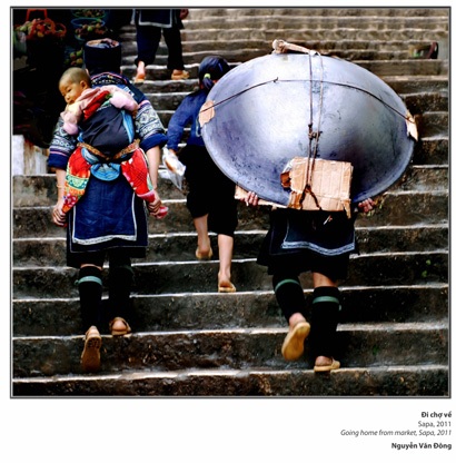 Tác phẩm Đi chợ về, Sapa của tác giả Nguyễn Văn Đông đoạt giải nhất