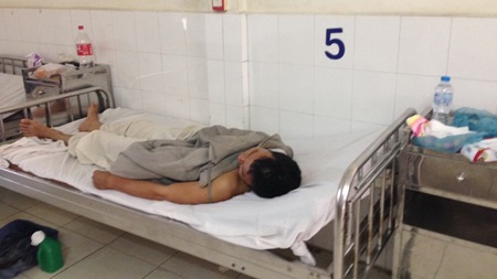 Nghi án chồng bật nhạc inh ỏi để dễ bề giết vợ - 1 Người chồng đang được điều trị ở bệnh viện