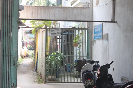 Nghi án chồng bật nhạc inh ỏi để dễ bề giết vợ - 2 Khu nhà trọ nơi xảy ra án mạng