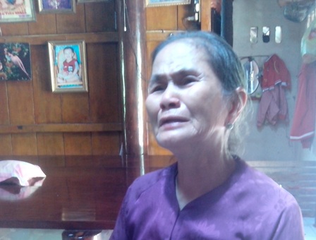 Bé gái 4 tuổi bàng hoàng nhìn bố bị sát hại - 2 Mẹ hung thủ khóc nức nở sau vụ việc