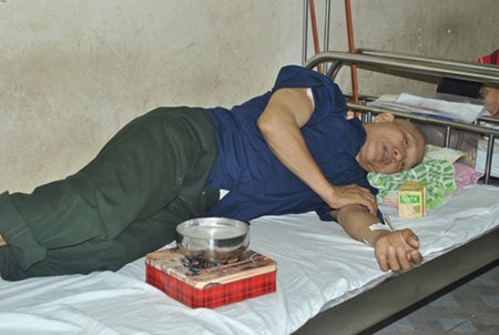 “Nồi cháo hướng thiện” của nhóm giang hồ hoàn lương - 10 Bệnh nhân may mắn nhận được bát cháo hướng thiện