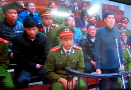 Dương Tự Trọng bình thản trước vành móng ngựa (Trực tiếp)