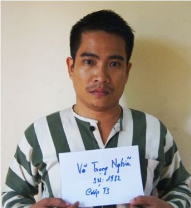 Cứu “con nợ”, 3 “hiệp sĩ” được thưởng - 2 Do cướp xe máy của nạn nhân để “xiết nợ”, Nghĩa và đồng bọn bị bắt