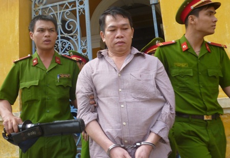 Bi kịch của 1 kẻ cuồng ghen mù quáng đâm chết vợ mình, phải chịu hình phạt 20 năm tù