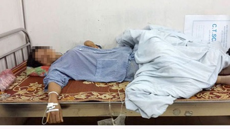 Bắt giữ 2 đối tượng tra tấn dã man nhân viên quán tẩm quất - 1 Nạn nhân N.T.M cấp cứu tại bệnh viện