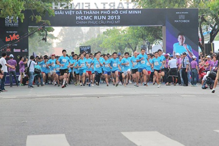 Phillip Nguyễn – Thành công từ ý chí mạnh mẽ và lòng đam mê - 1 Tất bật và đa năng trong nhiều vai trò