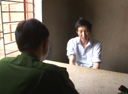 Tử hình kẻ giết Phó Giám đốc Ngân hàng Nông nghiệp Mai Châu - 1 Đối tượng Lê Văn Minh tại cơ quan điều tra. Ảnh: anninhthudo.vn